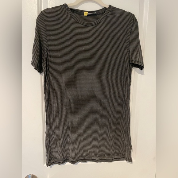 Brandy Melville t shirt - Picture 1 of 1